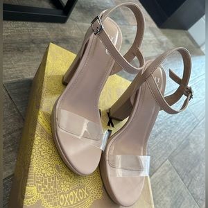 Looking for a new soul to wear them, worn 1 time. Good condition and clean.